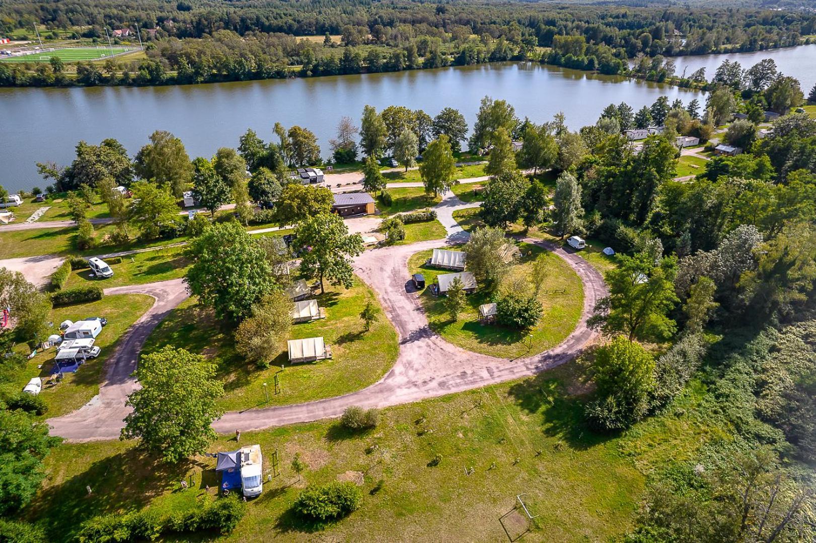 Camping Les Ballastieres - Vosges Du Sud 查姆帕尼 外观 照片